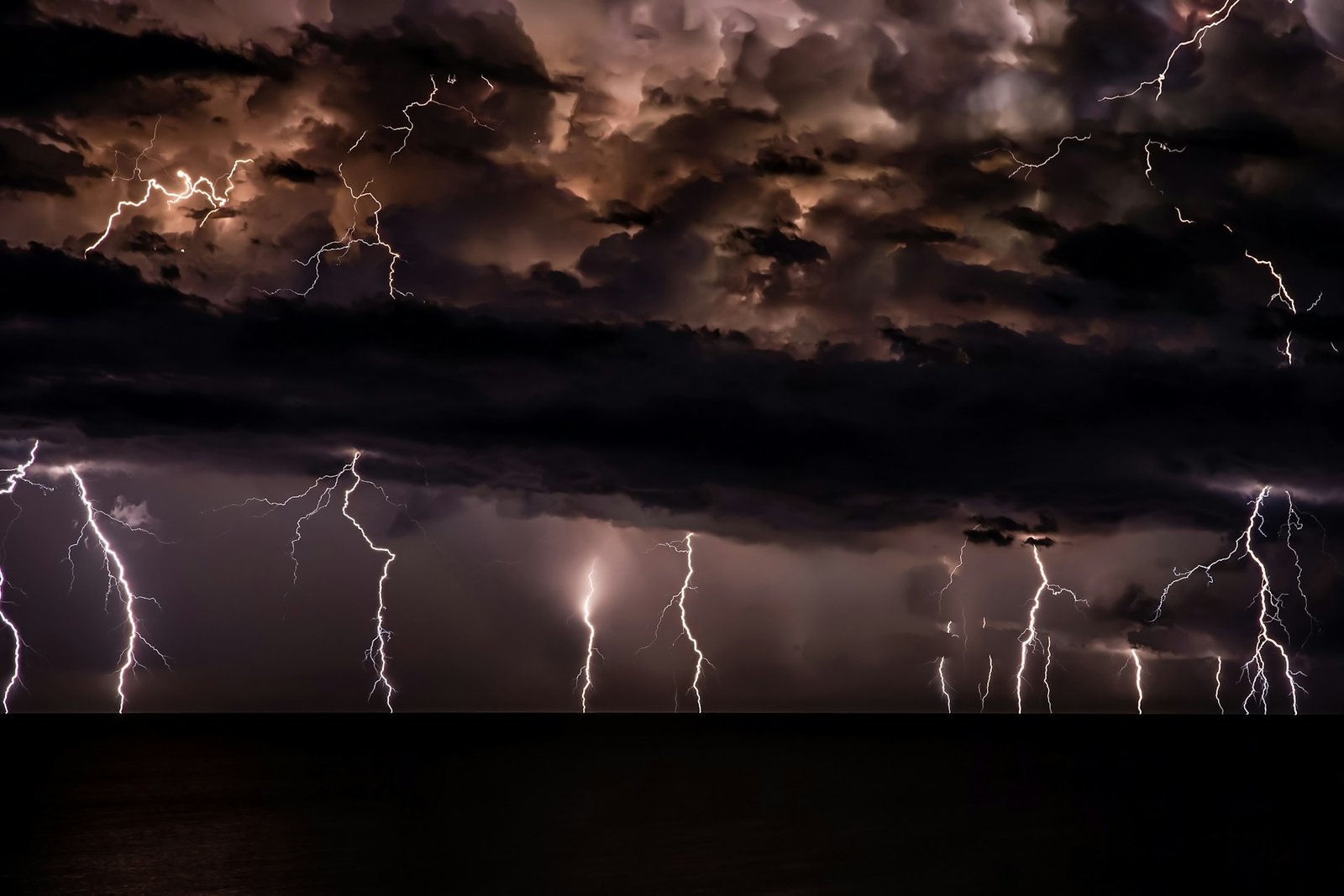 Severe Storms Leave Houston in Darkness